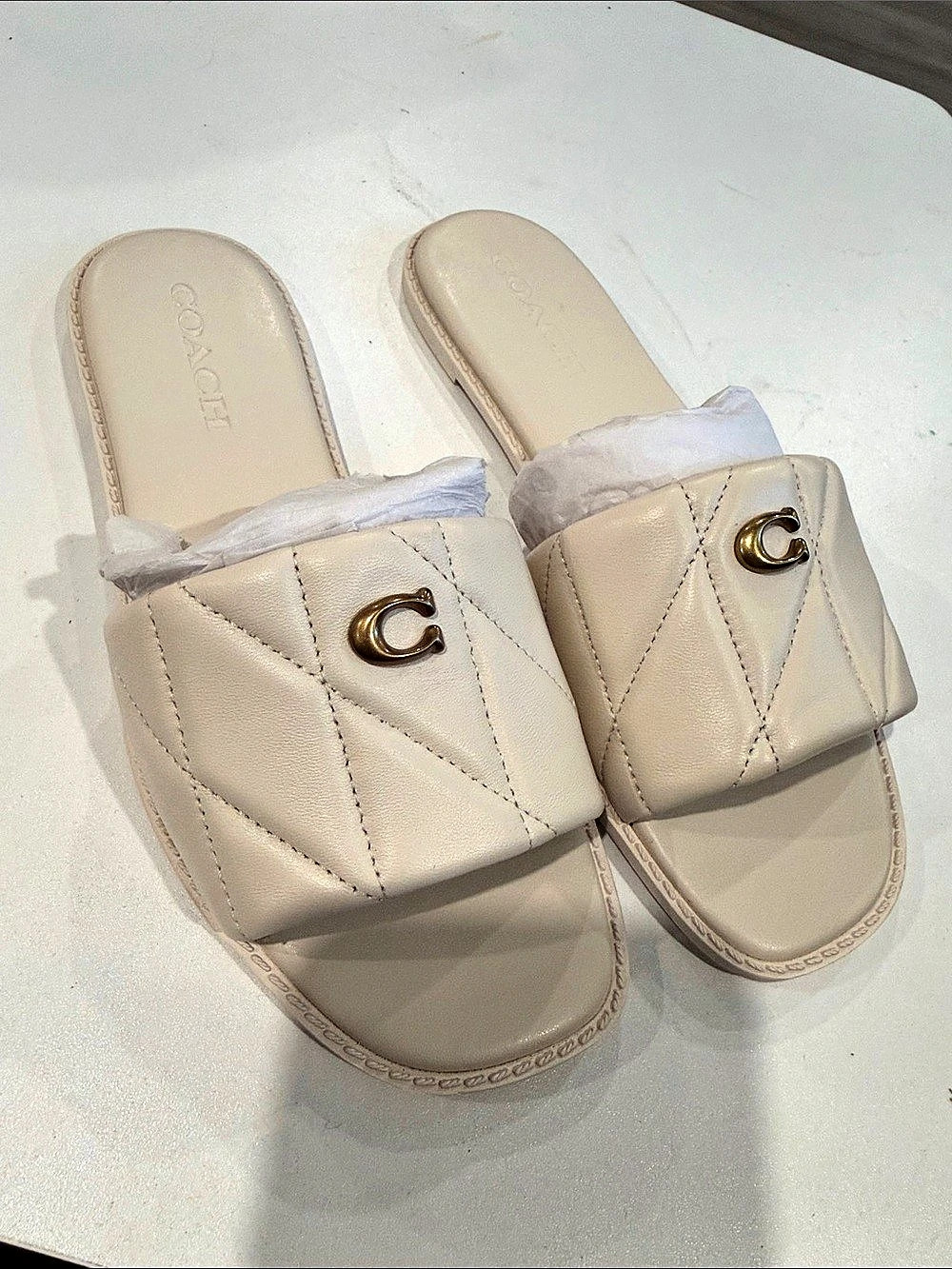 Coach Holly Quilted Leather Slide Quilted Leather Slides in Cream US 7.5 BNIB